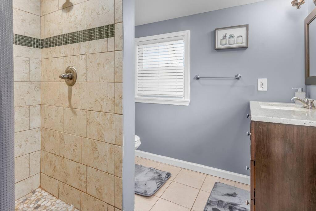 Family Style 5Br Home Mins From Buckroe Beach Hampton Εξωτερικό φωτογραφία